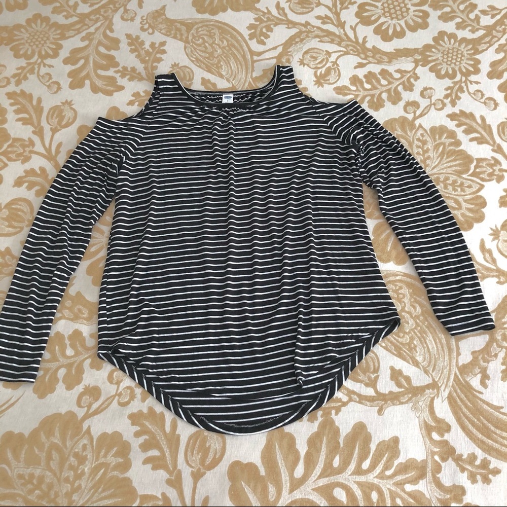 Old Navy Long Sleeve Cold Shoulder Top
